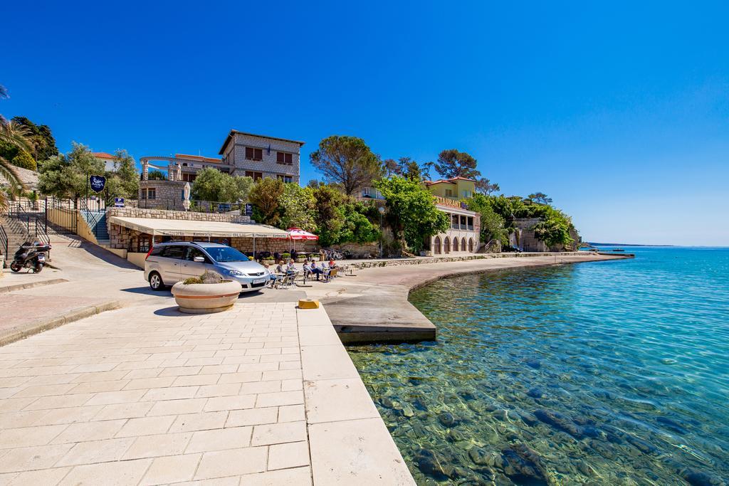 Villas Arbia - Margita Beach Hotel Banjol المظهر الخارجي الصورة